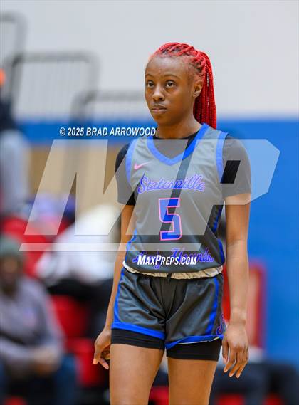 Thumbnail 2 in Statesville vs Community School of Davidson (North Iredell Holiday Classic) photogallery.