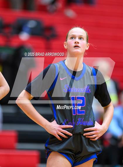 Thumbnail 2 in Statesville vs Community School of Davidson (North Iredell Holiday Classic) photogallery.
