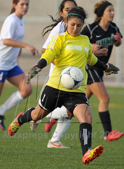 Thumbnail 3 in Bishop Amat vs. Granada Hills (San Pedro Tournament) photogallery.