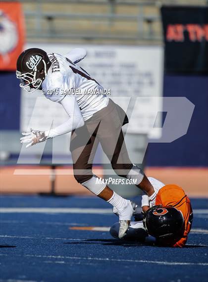 Thumbnail 3 in Crespi @  Chaminade photogallery.