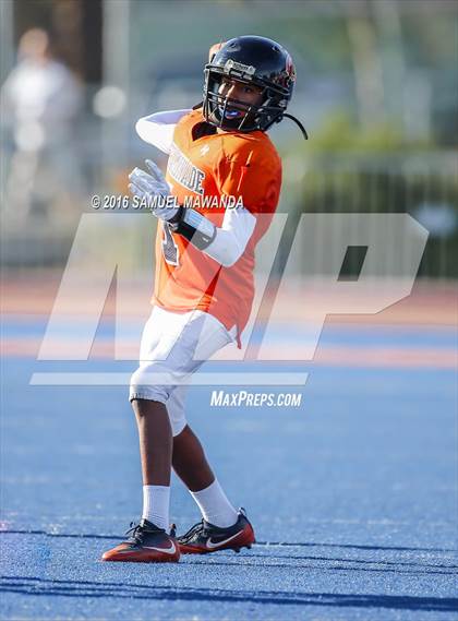 Thumbnail 3 in Crespi @  Chaminade photogallery.