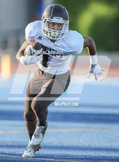Thumbnail 1 in Crespi @  Chaminade photogallery.