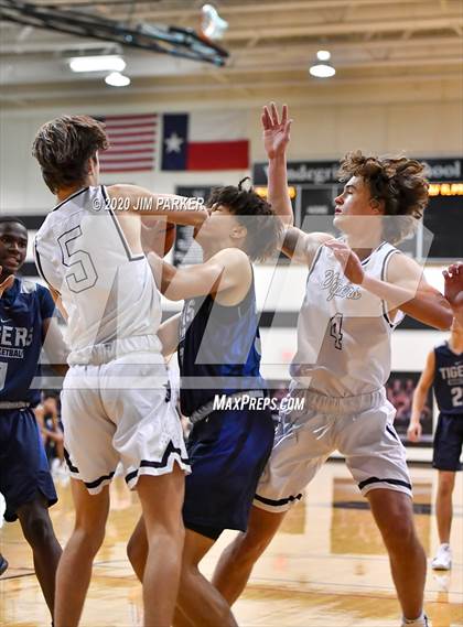 Thumbnail 2 in Stony Point @ Vandegrift photogallery.