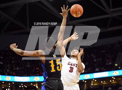 Thumbnail 2 in Shadow Mountain vs Memphis East (Bass Pro Shop Tournament of Champions) photogallery.