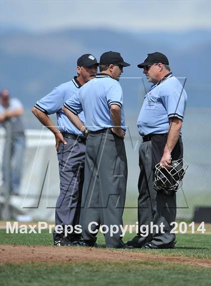 Thumbnail 3 in Denver East @ Mountain Vista (CHSAA 5A District 4 Playoff) photogallery.