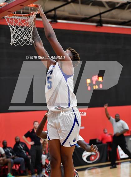 Thumbnail 3 in IMG Academy vs. Edgewater (Sun Bash Tournament) photogallery.