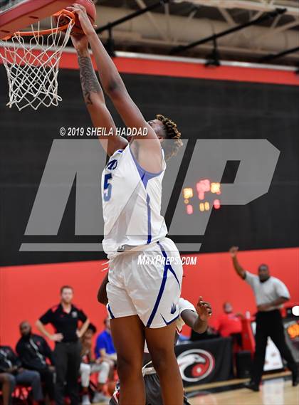 Thumbnail 2 in IMG Academy vs. Edgewater (Sun Bash Tournament) photogallery.