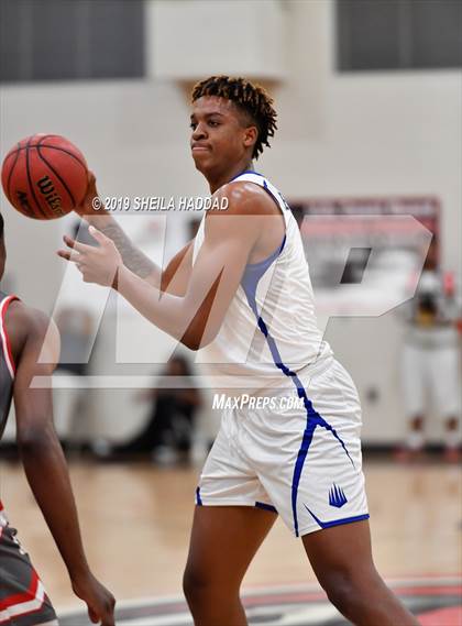 Thumbnail 2 in IMG Academy vs. Edgewater (Sun Bash Tournament) photogallery.