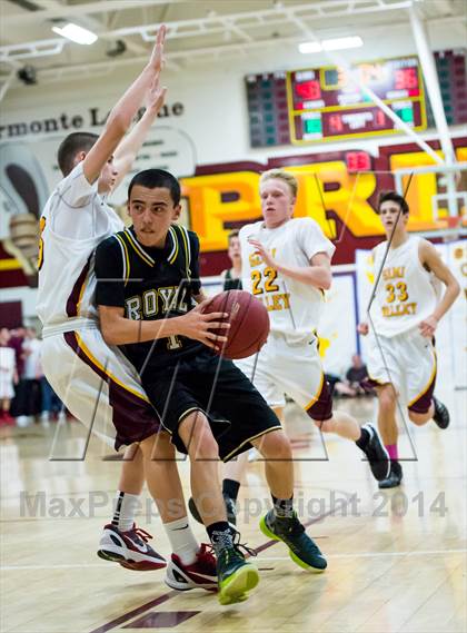 Thumbnail 1 in Royal @ Simi Valley photogallery.