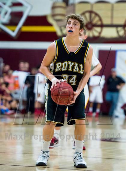 Thumbnail 3 in Royal @ Simi Valley photogallery.