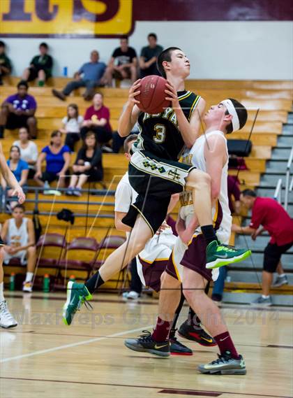 Thumbnail 3 in Royal @ Simi Valley photogallery.