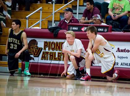 Thumbnail 2 in Royal @ Simi Valley photogallery.