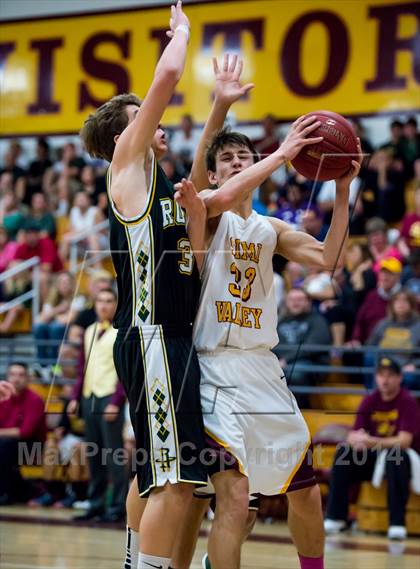 Thumbnail 3 in Royal @ Simi Valley photogallery.