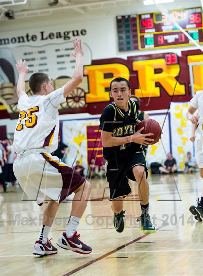 Thumbnail 3 in Royal @ Simi Valley photogallery.