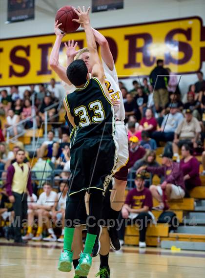 Thumbnail 1 in Royal @ Simi Valley photogallery.