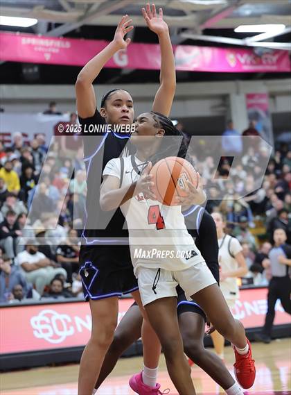 Thumbnail 3 in IMG Academy vs. Long Island Lutheran (Army National Guard Hoophall Classic) photogallery.