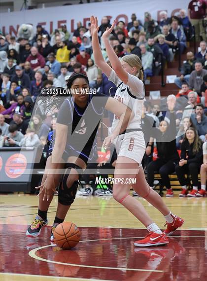 Thumbnail 2 in IMG Academy vs. Long Island Lutheran (Army National Guard Hoophall Classic) photogallery.