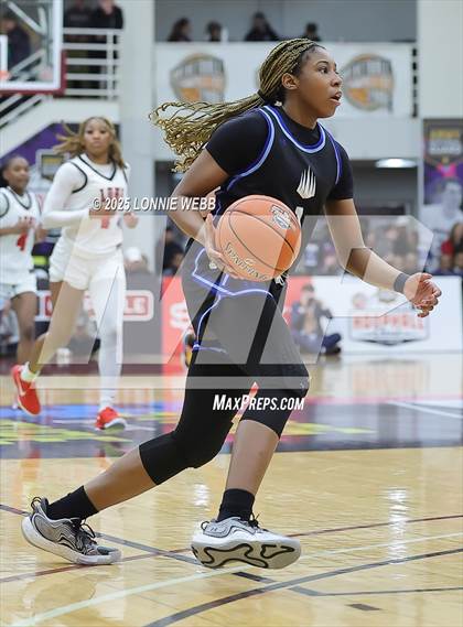 Thumbnail 3 in IMG Academy vs. Long Island Lutheran (Army National Guard Hoophall Classic) photogallery.