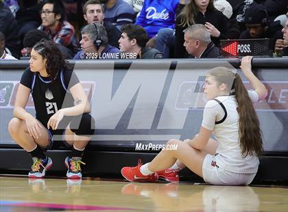 Thumbnail 2 in IMG Academy vs. Long Island Lutheran (Army National Guard Hoophall Classic) photogallery.