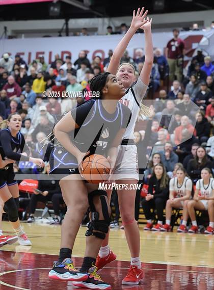 Thumbnail 3 in IMG Academy vs. Long Island Lutheran (Army National Guard Hoophall Classic) photogallery.