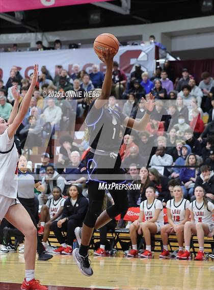 Thumbnail 2 in IMG Academy vs. Long Island Lutheran (Army National Guard Hoophall Classic) photogallery.