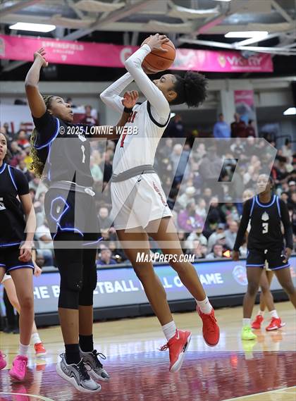 Thumbnail 2 in IMG Academy vs. Long Island Lutheran (Army National Guard Hoophall Classic) photogallery.