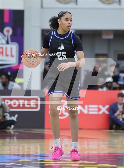 Thumbnail 1 in IMG Academy vs. Long Island Lutheran (Army National Guard Hoophall Classic) photogallery.