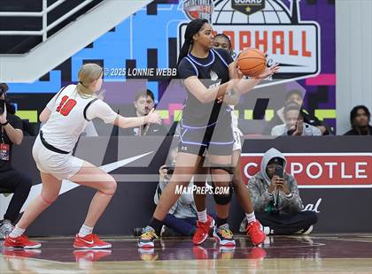 Thumbnail 3 in IMG Academy vs. Long Island Lutheran (Army National Guard Hoophall Classic) photogallery.