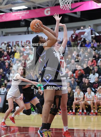 Thumbnail 2 in IMG Academy vs. Long Island Lutheran (Army National Guard Hoophall Classic) photogallery.