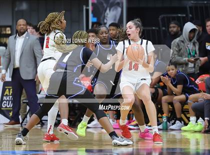 Thumbnail 3 in IMG Academy vs. Long Island Lutheran (Army National Guard Hoophall Classic) photogallery.