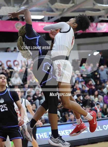 Thumbnail 1 in IMG Academy vs. Long Island Lutheran (Army National Guard Hoophall Classic) photogallery.