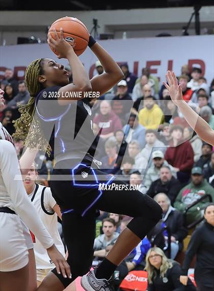 Thumbnail 2 in IMG Academy vs. Long Island Lutheran (Army National Guard Hoophall Classic) photogallery.