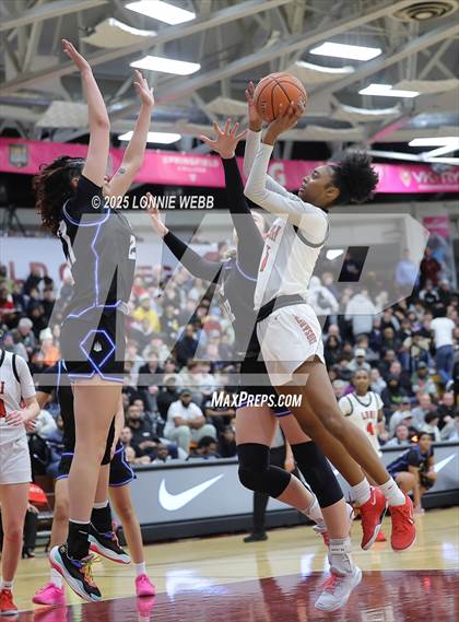 Thumbnail 1 in IMG Academy vs. Long Island Lutheran (Army National Guard Hoophall Classic) photogallery.