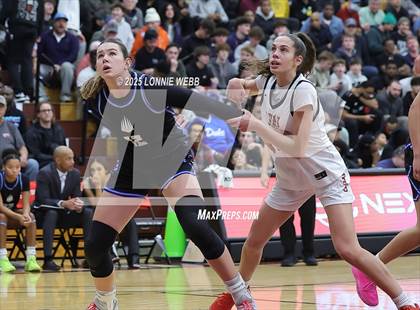 Thumbnail 3 in IMG Academy vs. Long Island Lutheran (Army National Guard Hoophall Classic) photogallery.
