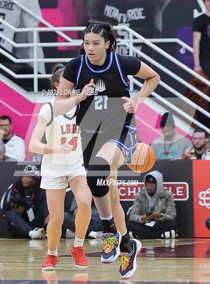Thumbnail 3 in IMG Academy vs. Long Island Lutheran (Army National Guard Hoophall Classic) photogallery.