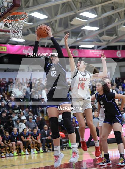 Thumbnail 1 in IMG Academy vs. Long Island Lutheran (Army National Guard Hoophall Classic) photogallery.