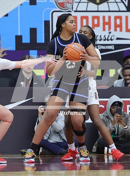 Thumbnail 2 in IMG Academy vs. Long Island Lutheran (Army National Guard Hoophall Classic) photogallery.