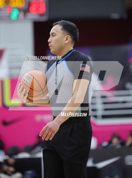 Thumbnail 1 in IMG Academy vs. Long Island Lutheran (Army National Guard Hoophall Classic) photogallery.