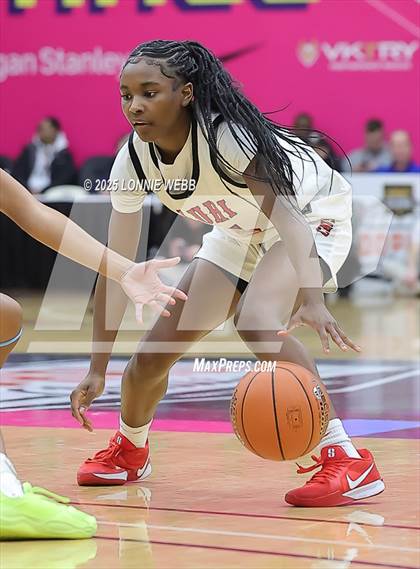 Thumbnail 1 in IMG Academy vs. Long Island Lutheran (Army National Guard Hoophall Classic) photogallery.