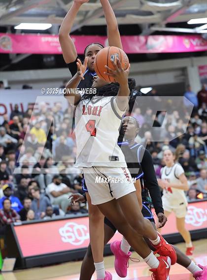 Thumbnail 1 in IMG Academy vs. Long Island Lutheran (Army National Guard Hoophall Classic) photogallery.