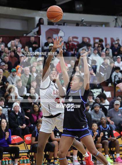 Thumbnail 2 in IMG Academy vs. Long Island Lutheran (Army National Guard Hoophall Classic) photogallery.