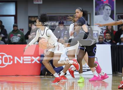 Thumbnail 3 in IMG Academy vs. Long Island Lutheran (Army National Guard Hoophall Classic) photogallery.