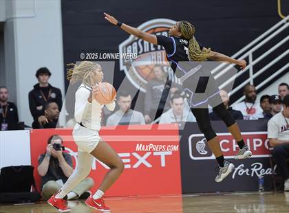 Thumbnail 1 in IMG Academy vs. Long Island Lutheran (Army National Guard Hoophall Classic) photogallery.