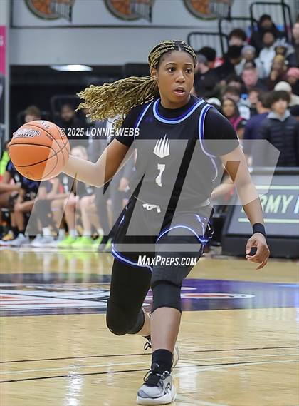 Thumbnail 2 in IMG Academy vs. Long Island Lutheran (Army National Guard Hoophall Classic) photogallery.