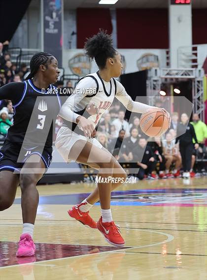 Thumbnail 3 in IMG Academy vs. Long Island Lutheran (Army National Guard Hoophall Classic) photogallery.