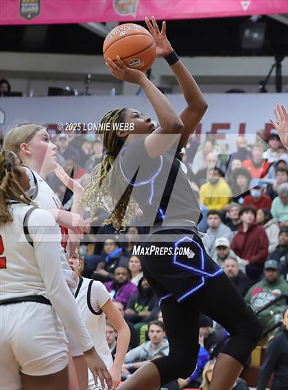 Thumbnail 3 in IMG Academy vs. Long Island Lutheran (Army National Guard Hoophall Classic) photogallery.