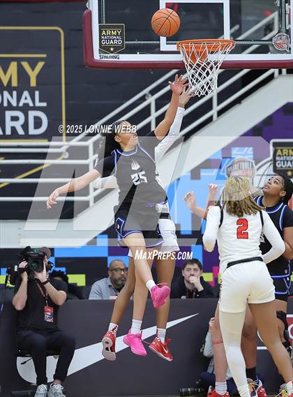 Thumbnail 1 in IMG Academy vs. Long Island Lutheran (Army National Guard Hoophall Classic) photogallery.