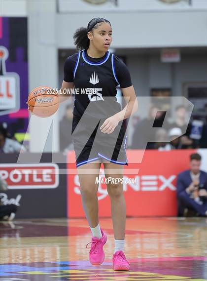 Thumbnail 3 in IMG Academy vs. Long Island Lutheran (Army National Guard Hoophall Classic) photogallery.