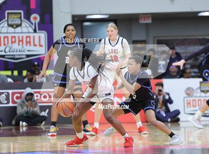 Thumbnail 2 in IMG Academy vs. Long Island Lutheran (Army National Guard Hoophall Classic) photogallery.