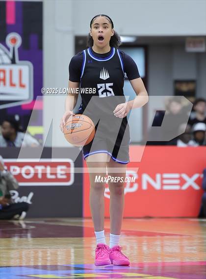 Thumbnail 2 in IMG Academy vs. Long Island Lutheran (Army National Guard Hoophall Classic) photogallery.